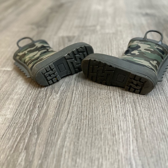 Toddler rain boots size 6 - Picture 6 of 7